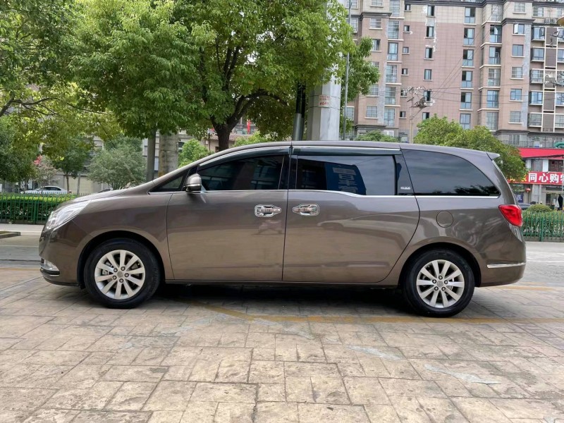 淮南16年别克GL84