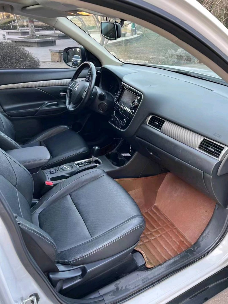 邯郸14年三菱欧蓝德4