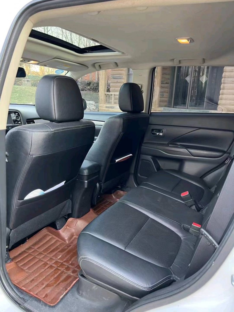 邯郸14年三菱欧蓝德8