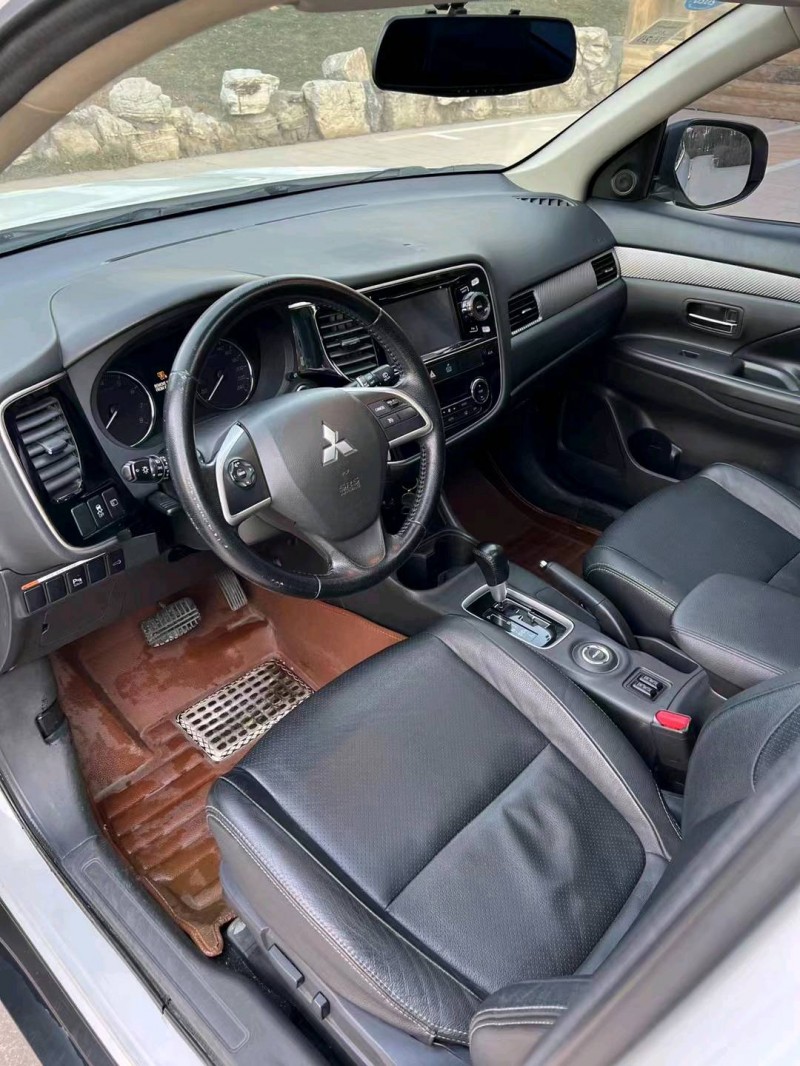 邯郸14年三菱欧蓝德7