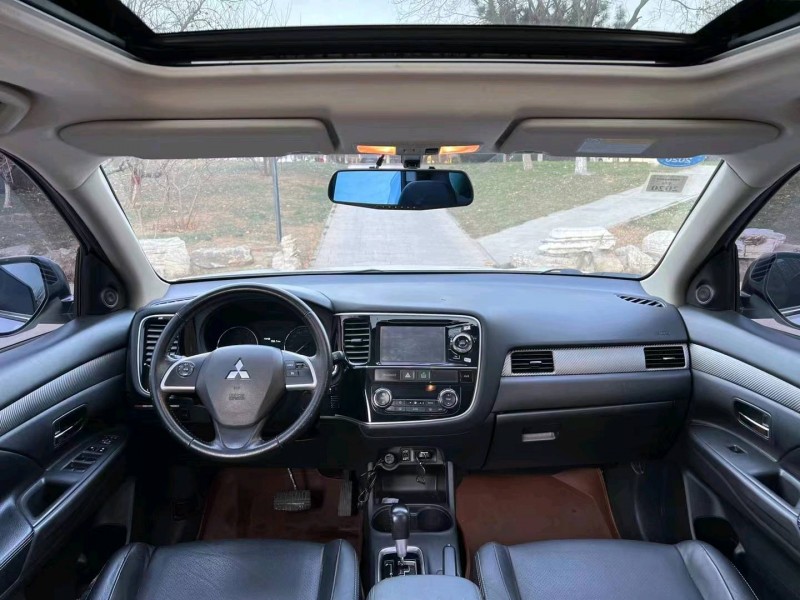 邯郸14年三菱欧蓝德9