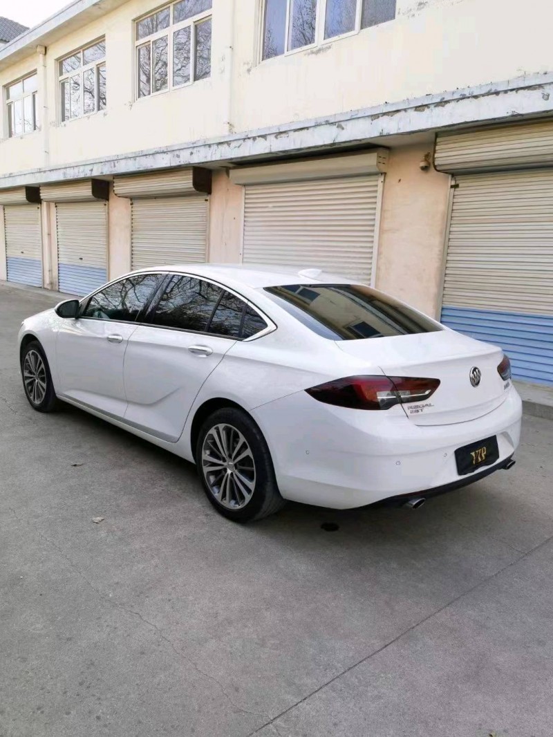 枣庄18年别克君威3