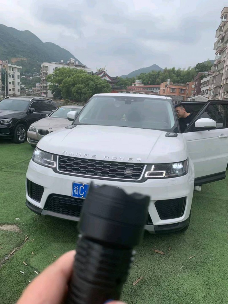 嘉兴20年路虎揽胜运动1