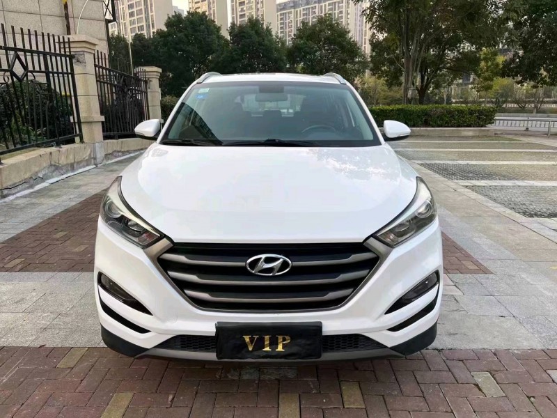 嘉兴17年现代途胜1