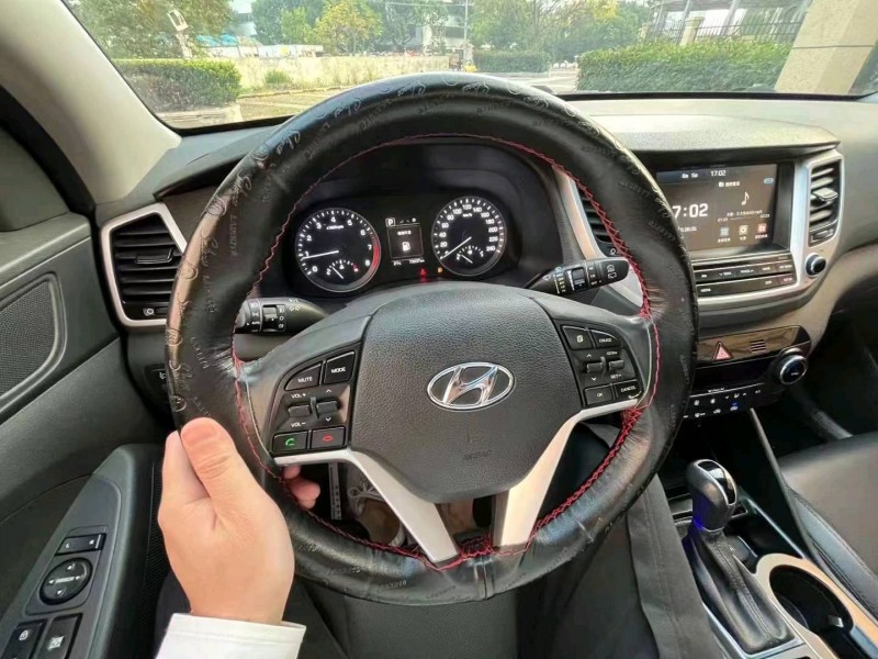 嘉兴17年现代途胜5
