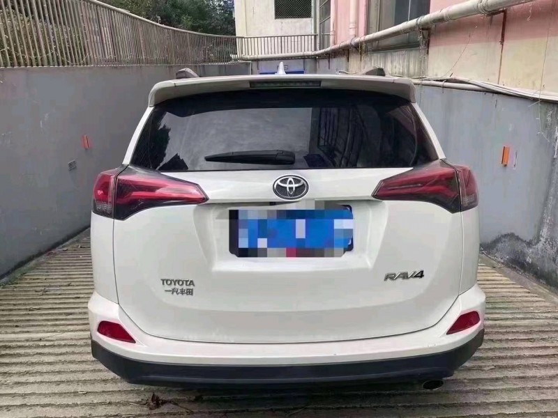 嘉兴18年丰田RAV43