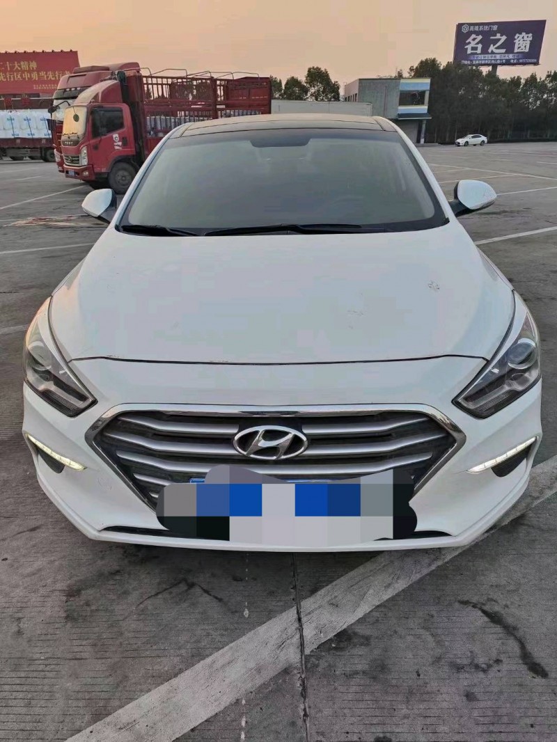 宜昌18年现代名图1