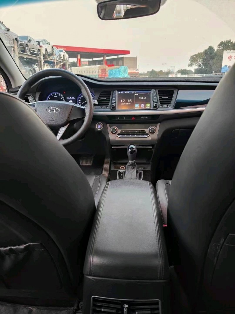 宜昌18年现代名图8