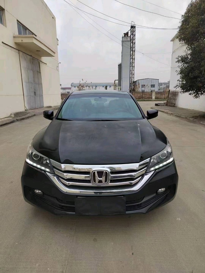 常州16年本田雅阁1