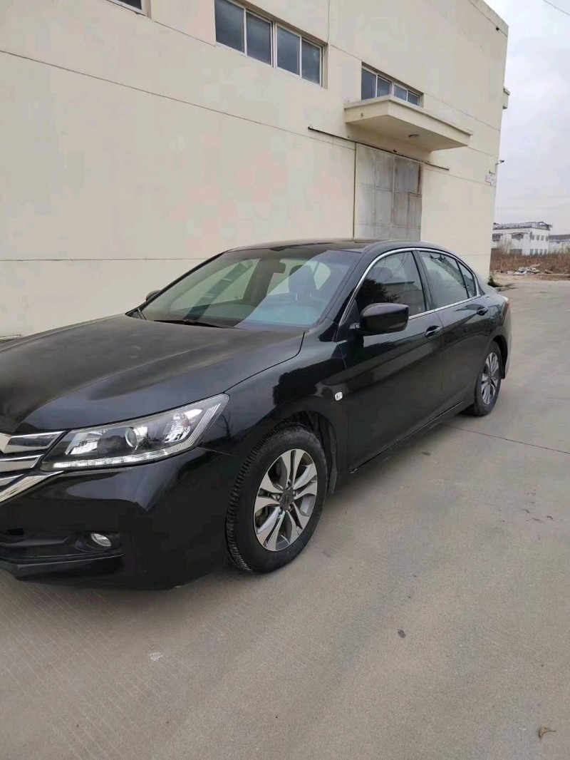 常州16年本田雅阁2