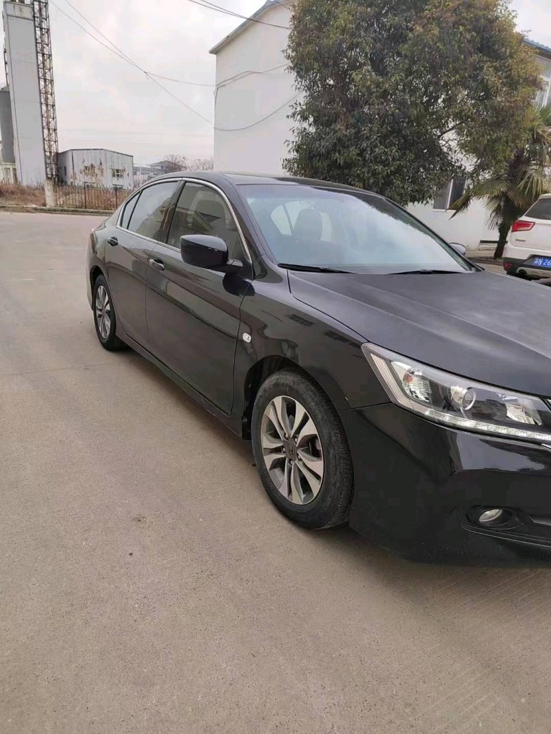 常州16年本田雅阁3