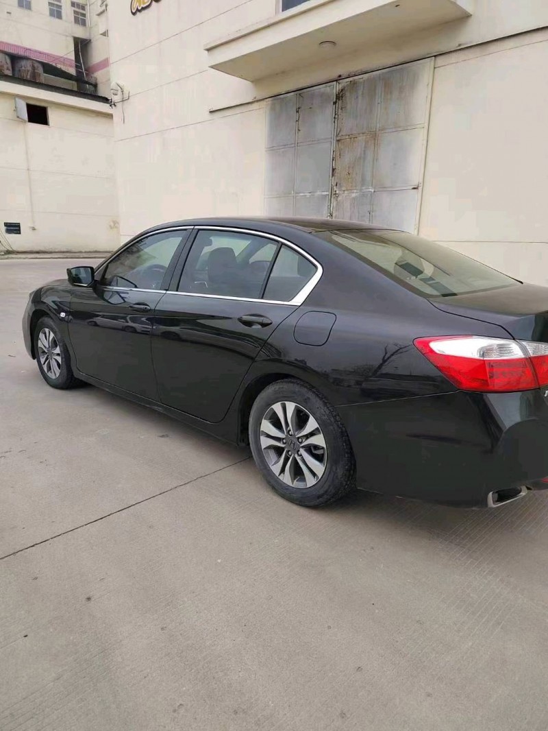 常州16年本田雅阁8