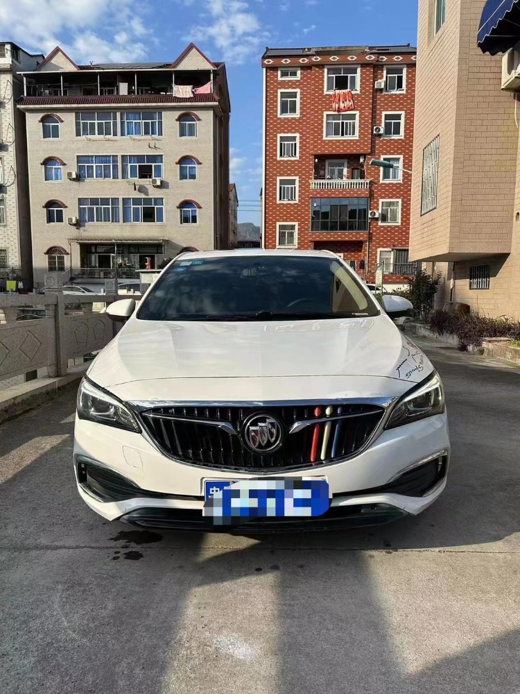 嘉兴17年别克威朗8