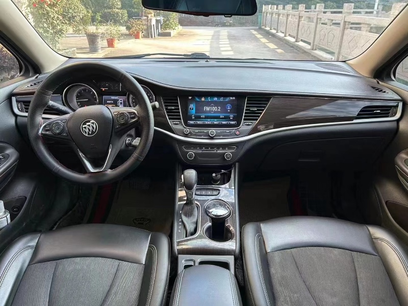 嘉兴17年别克威朗2