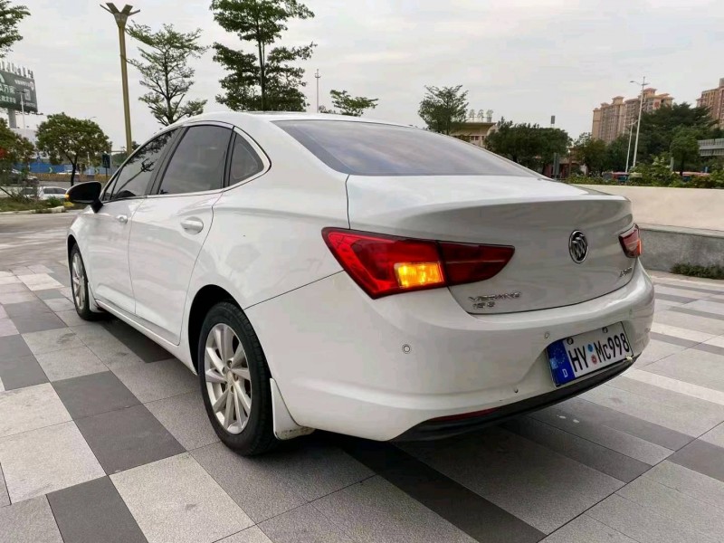 珠海18年别克威朗6