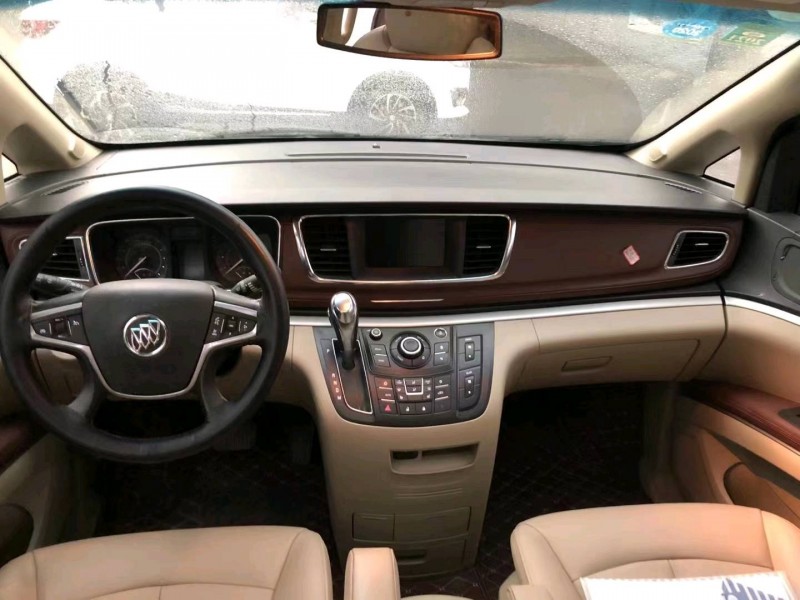 重庆17年别克GL85