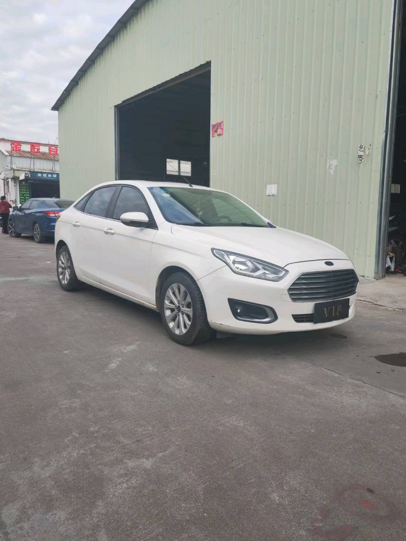 中山15年福特福睿斯2