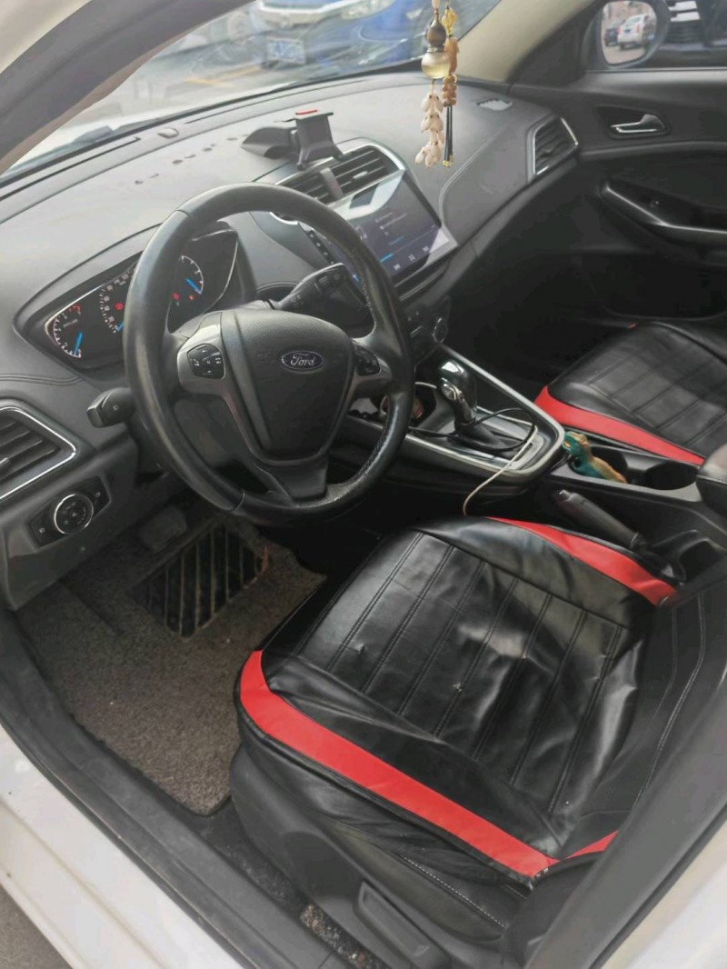 中山15年福特福睿斯7