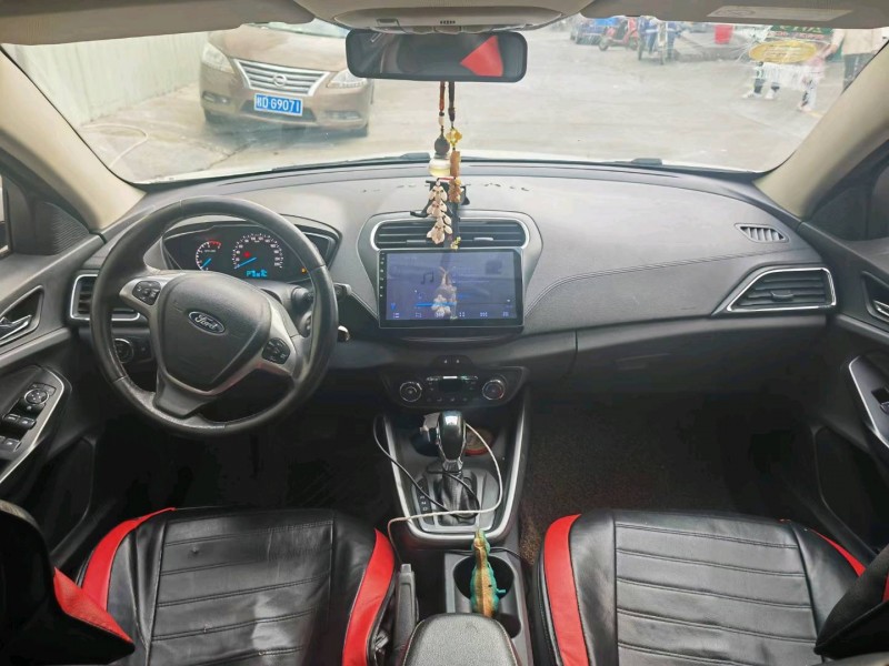 中山15年福特福睿斯9