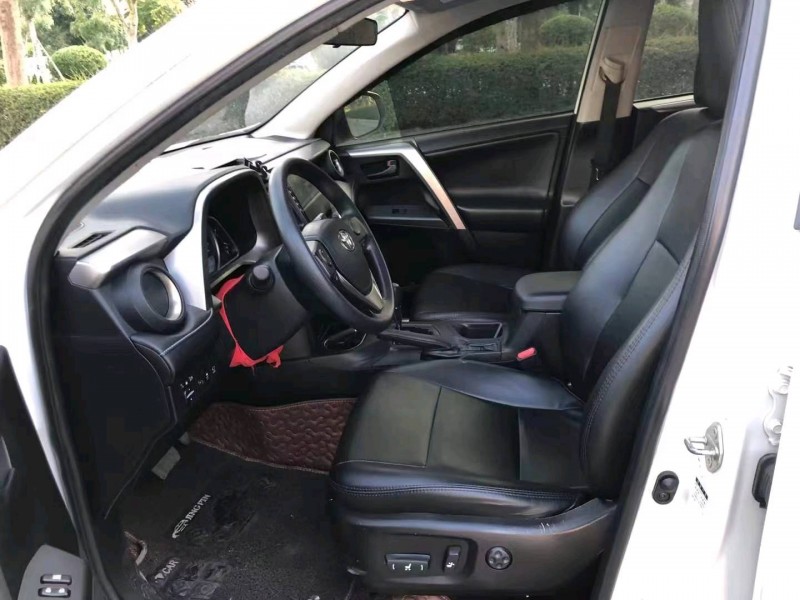 珠海17年丰田RAV4荣放4