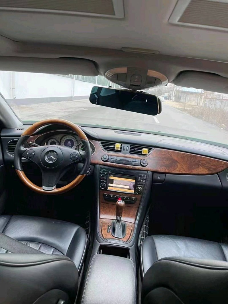 东营10年奔驰CLS5