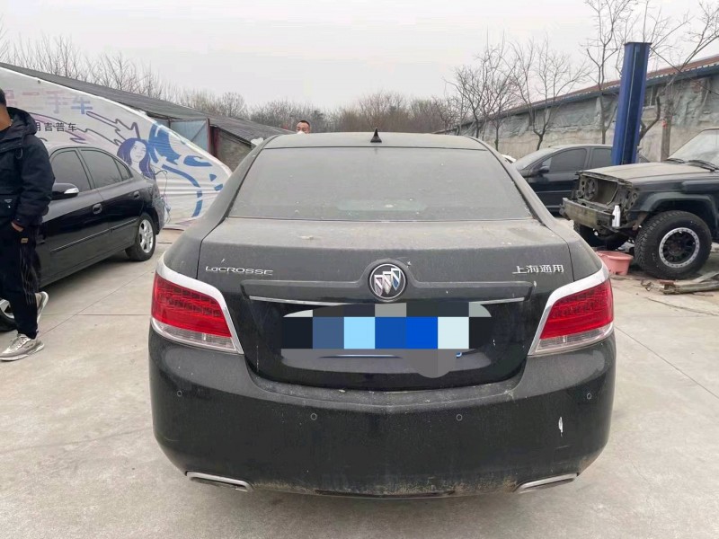 枣庄12年别克君越2