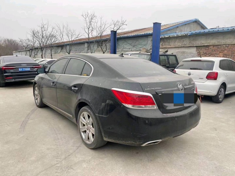 枣庄12年别克君越5