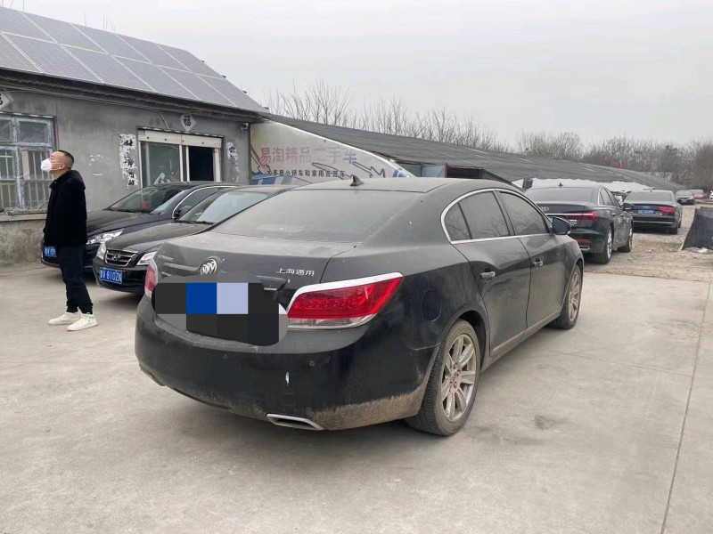 枣庄12年别克君越6