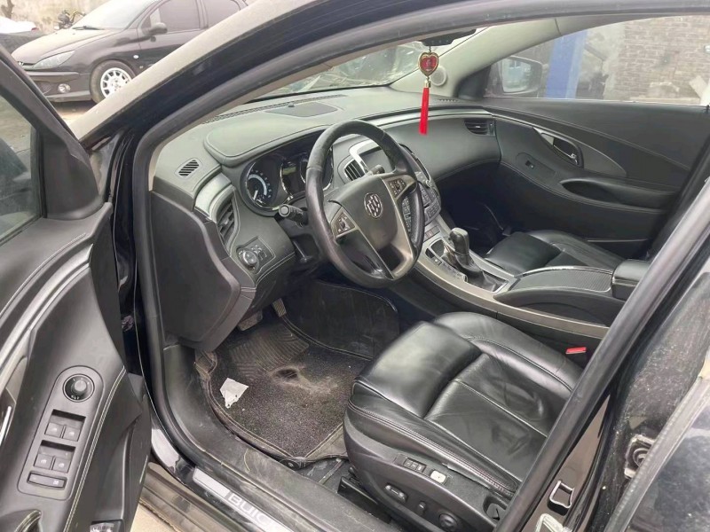 枣庄12年别克君越7