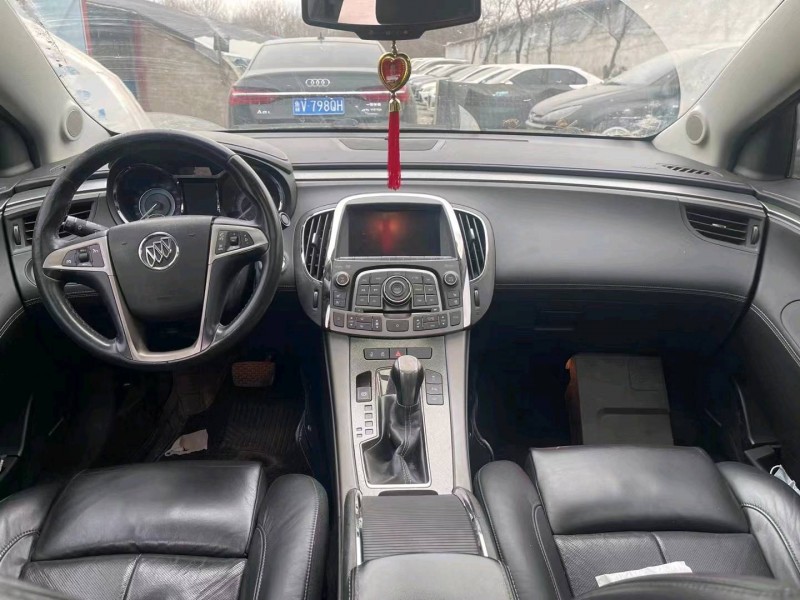 枣庄12年别克君越9