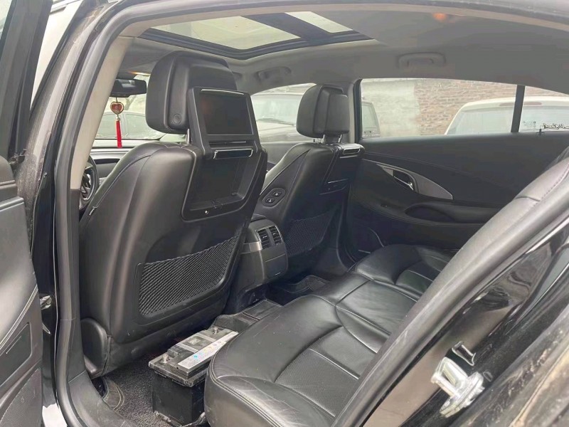 枣庄12年别克君越8