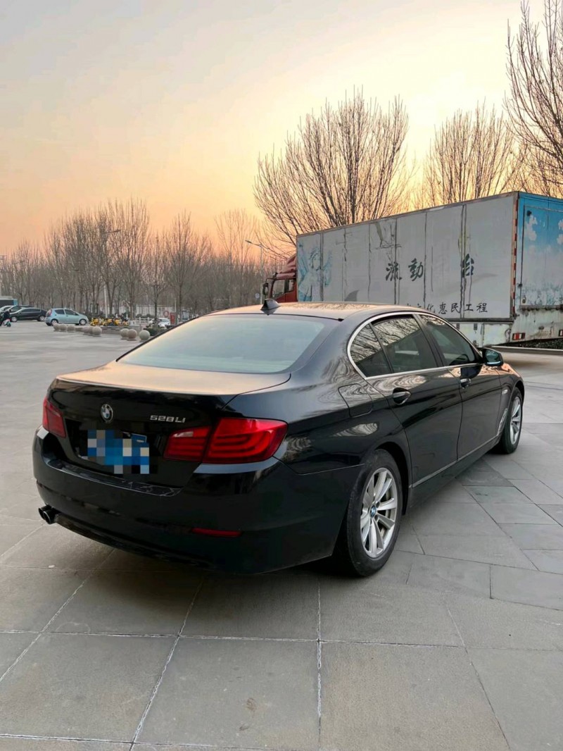北京12年宝马5系5