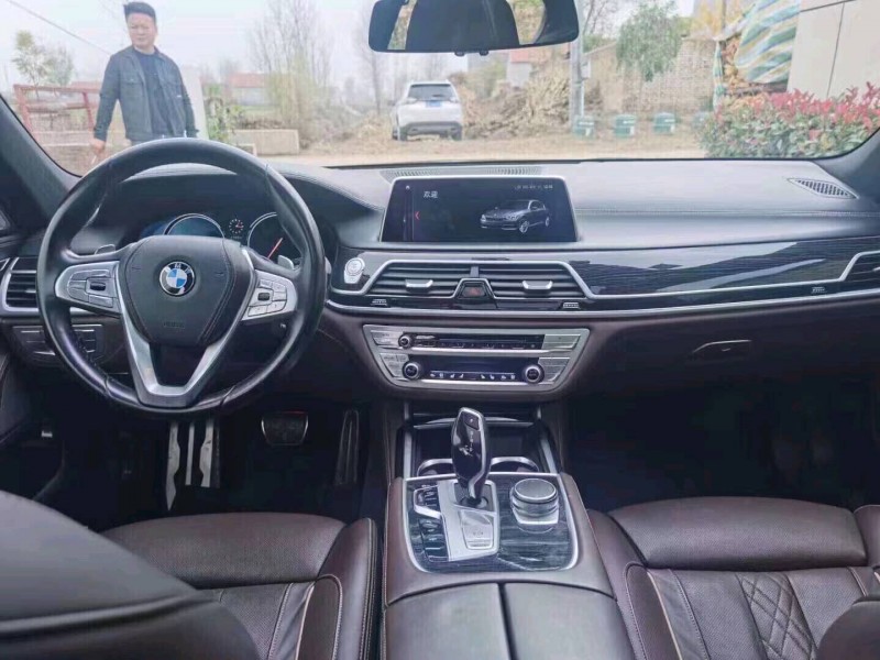 北京18年宝马7系4