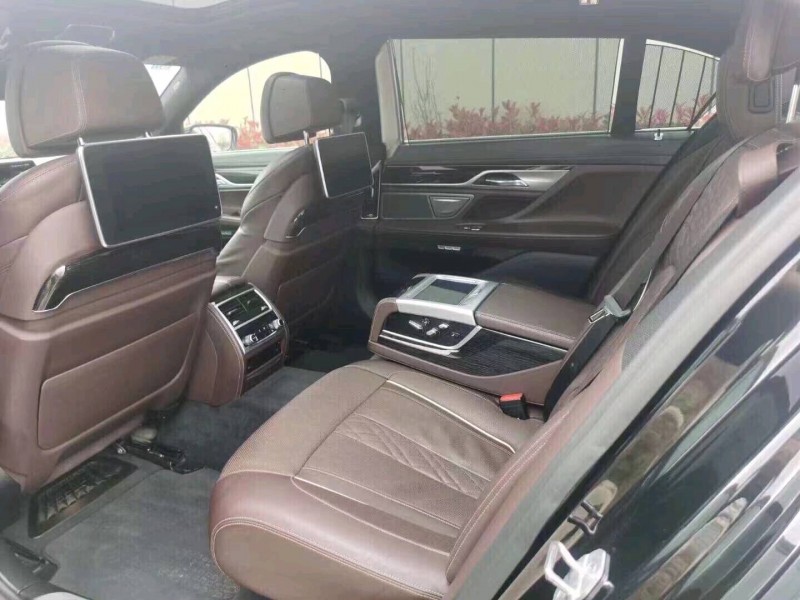 北京18年宝马7系8