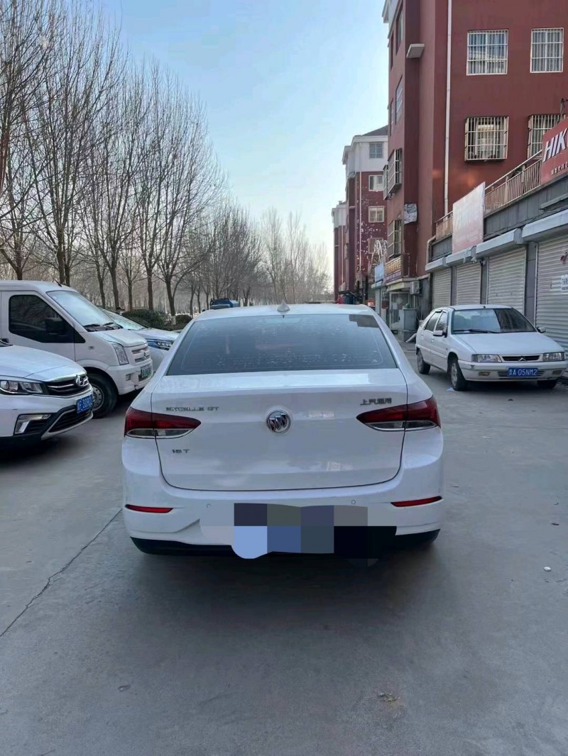 北京18年别克英朗6