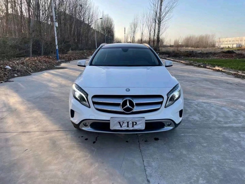 北京16年奔驰GLA1