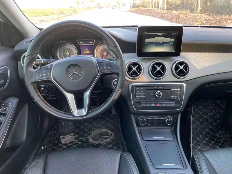 北京16年奔驰GLA2