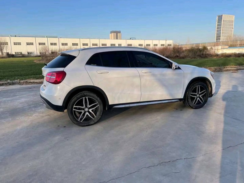 北京16年奔驰GLA4