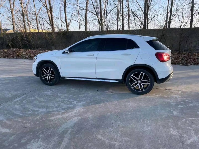 北京16年奔驰GLA7