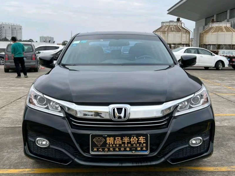 东莞17年本田雅阁1