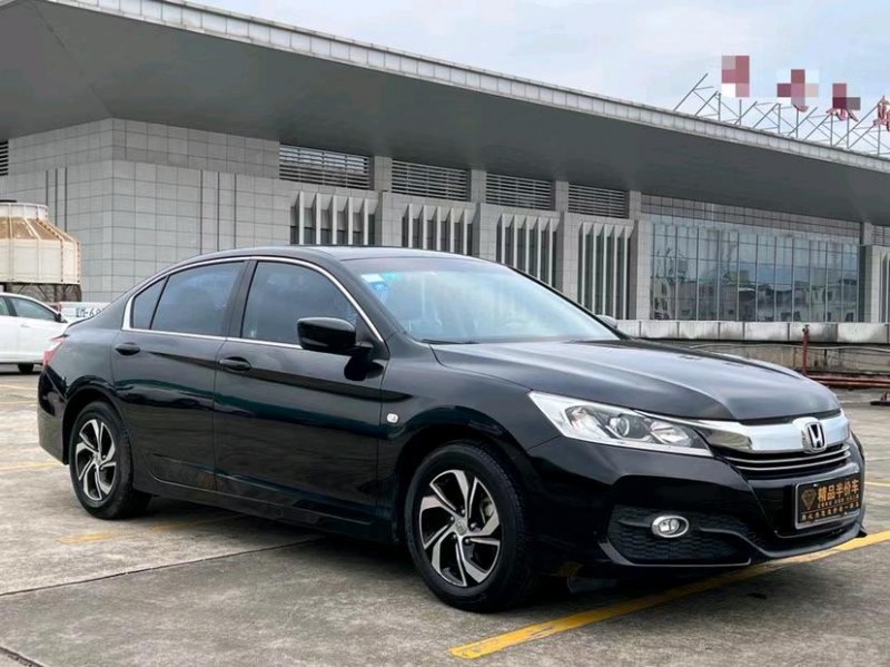 东莞17年本田雅阁3