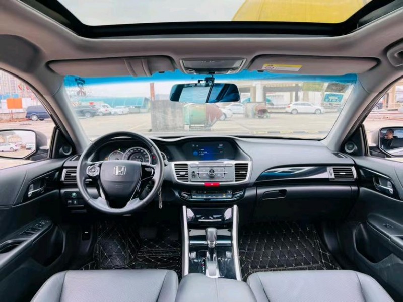 东莞17年本田雅阁4