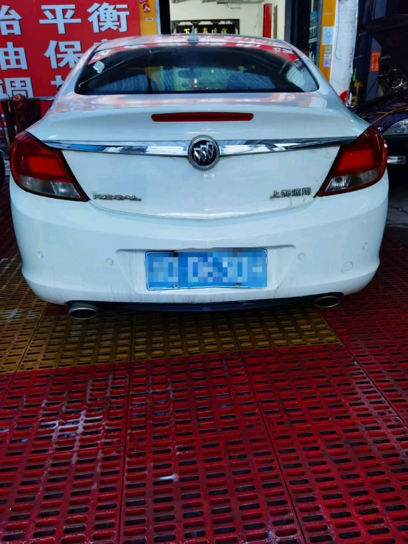 济宁12年别克君威3