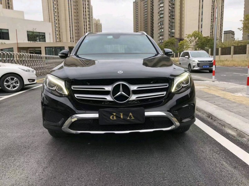 苏州19年奔驰GLC1