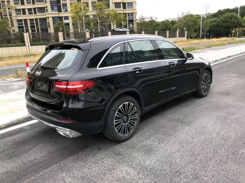 苏州19年奔驰GLC7