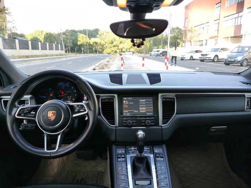 苏州15年保时捷Macan6