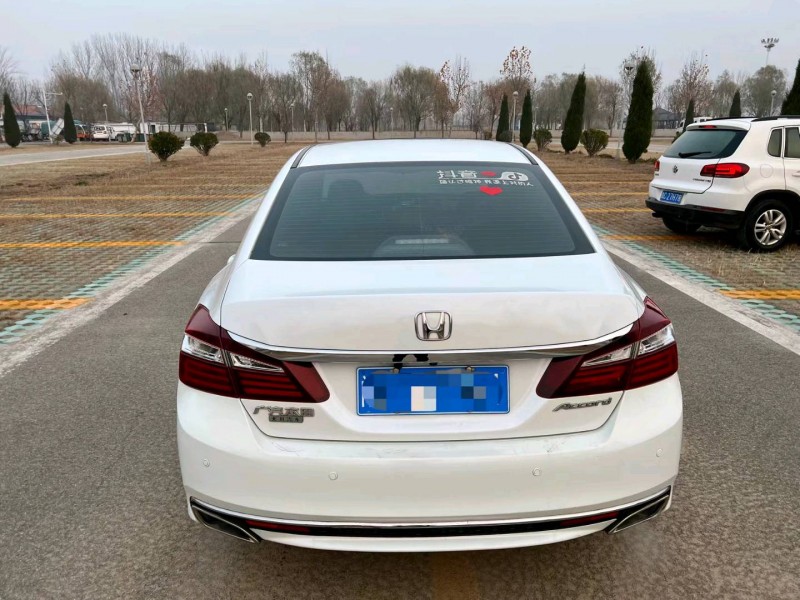 东营16年本田雅阁2