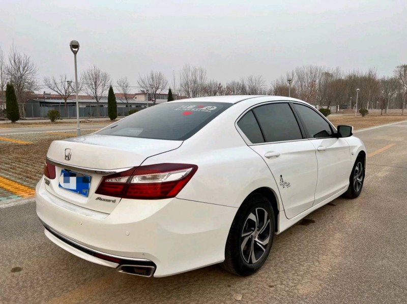 东营16年本田雅阁5