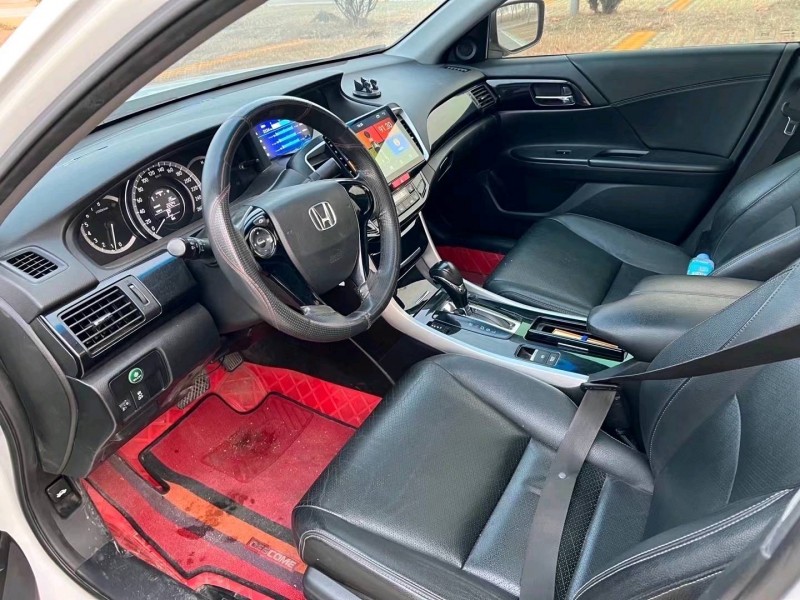 东营16年本田雅阁7