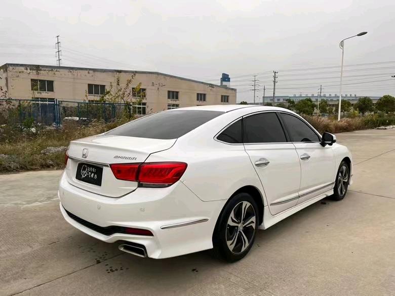 盐城17年本田思铂睿8